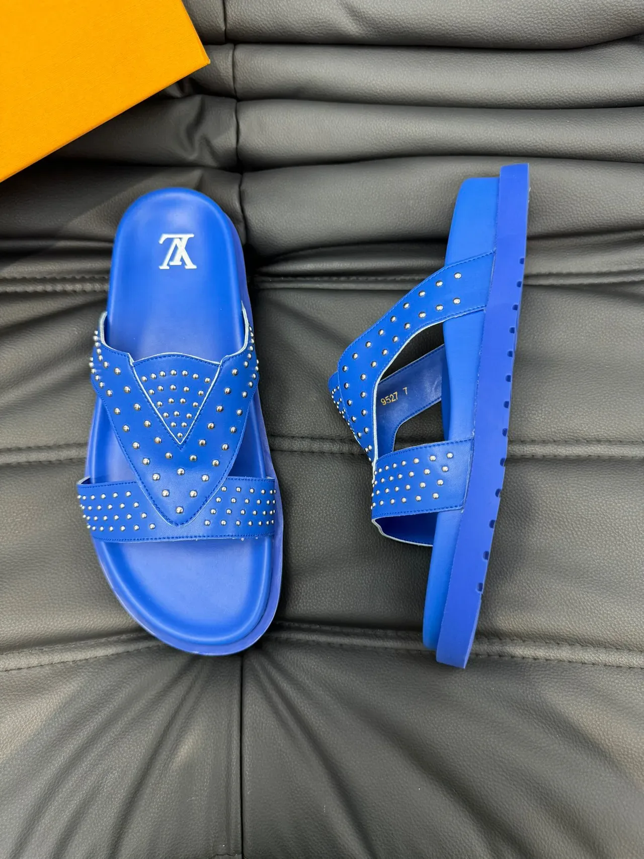 Louis Vuitton Sandales Casuales Bleues à Double Sangle avec Clous 3