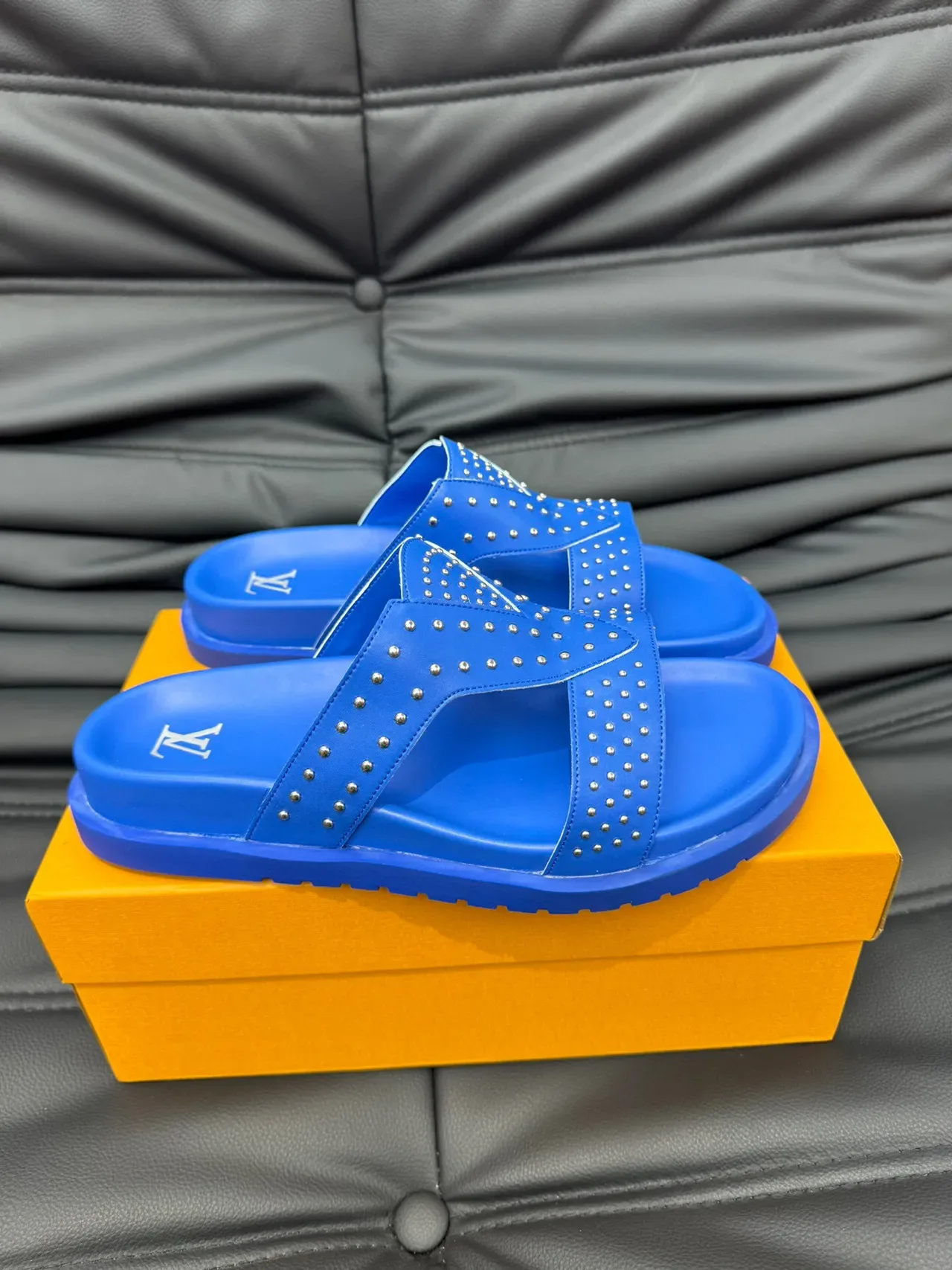 Louis Vuitton Sandales Casuales Bleues à Double Sangle avec Clous 4