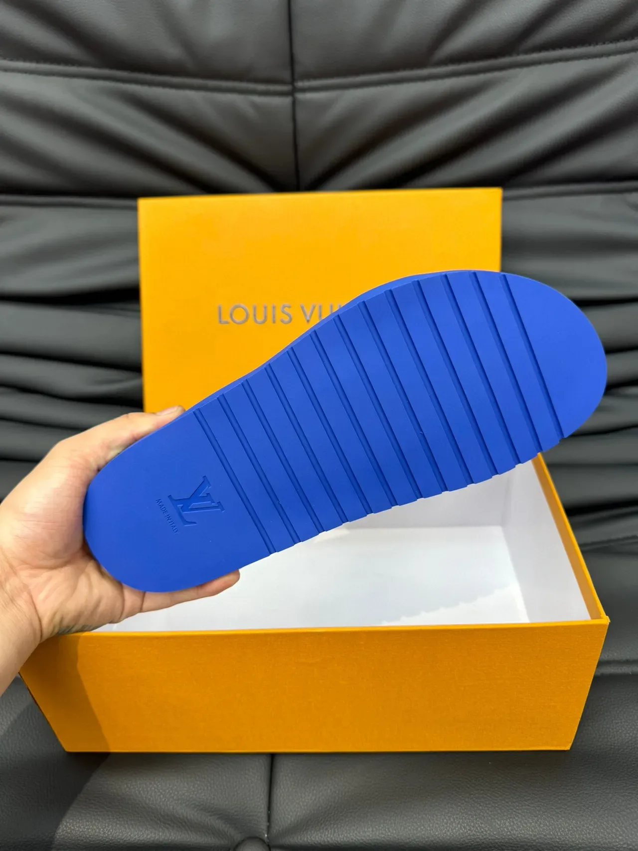 Louis Vuitton Sandales Casuales Bleues à Double Sangle avec Clous 8