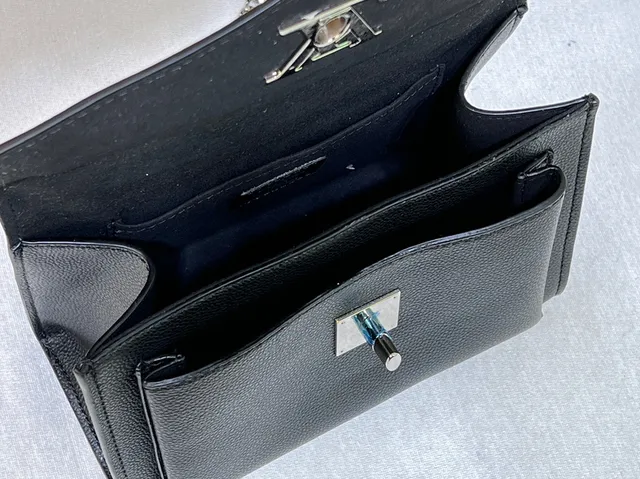 Louis Vuitton Twist Bolsa de corrente preta de couro pebbled com aba envelope 5