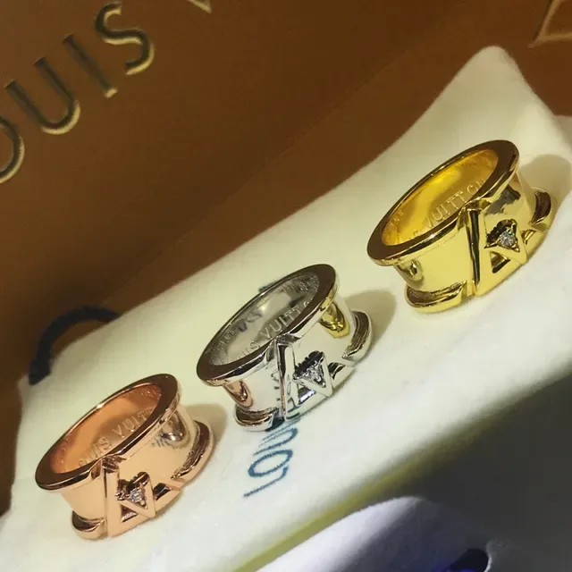Louis Vuitton V Motif ज्यामितीय डायमंड रिंग 2