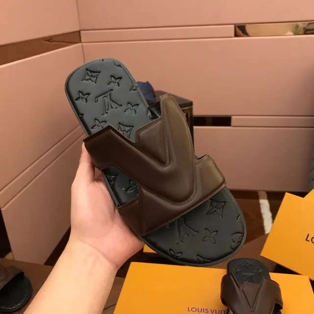 Louis Vuitton V-Strap Slipper Brown Black Monogram-Embossed Rubber Sole Slippers 4