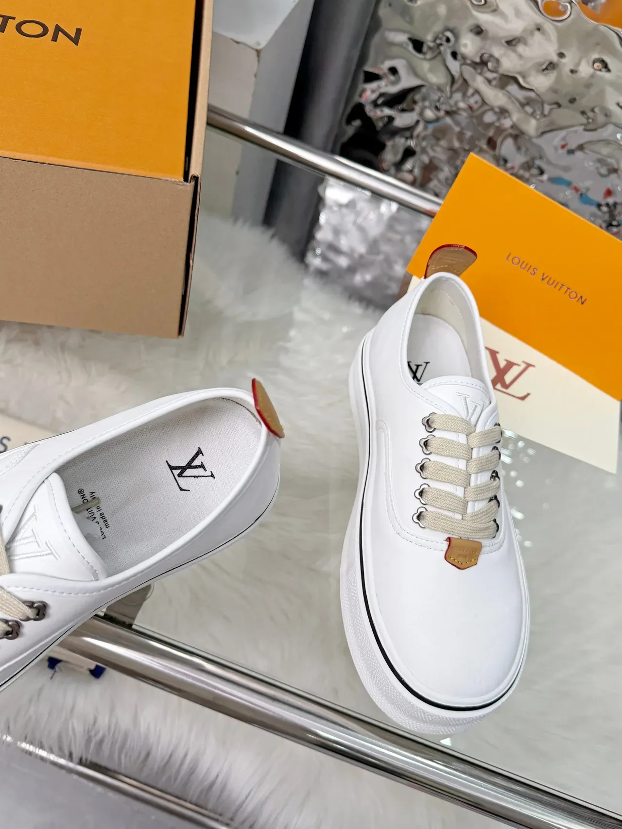 Louis Vuitton White Black Canvas-Like Upper Side Stripe Lifestyle Sneakers 3