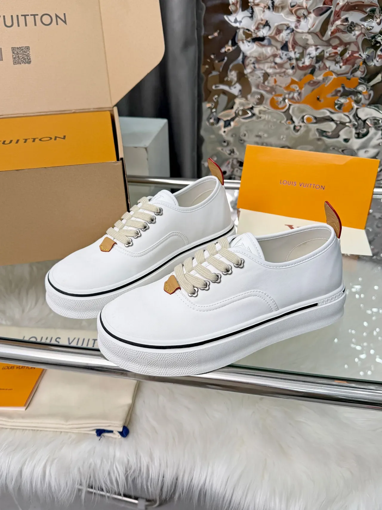 Louis Vuitton White Black Canvas-Like Upper Side Stripe Lifestyle Sneakers 4