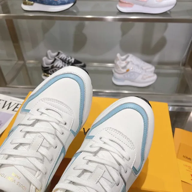 Louis Vuitton White Blue Low-Top Platform Sole Lifestyle Sneakers 3
