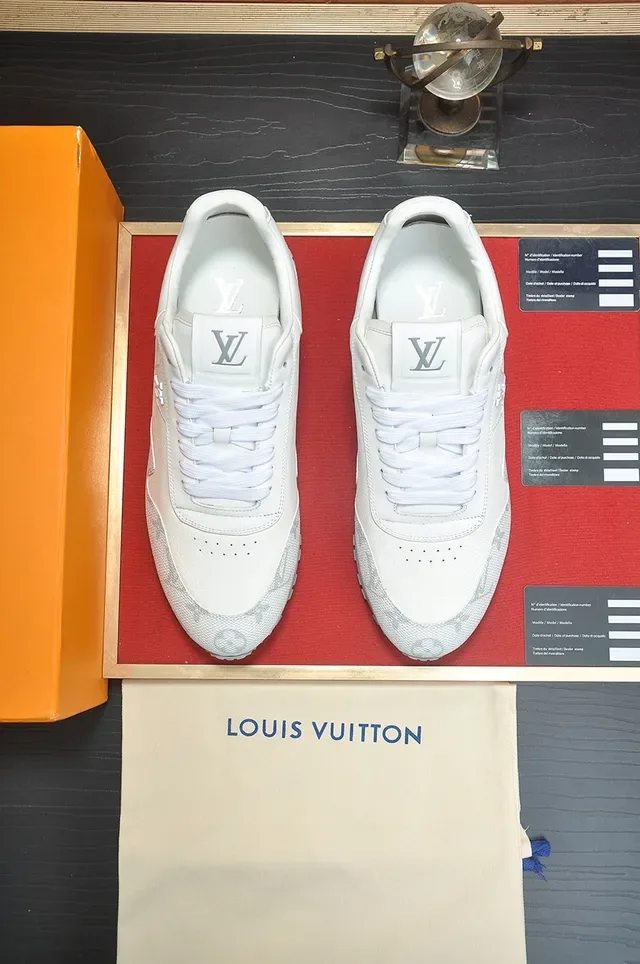 Louis Vuitton Chaussures Lifestyle en Cuir Monogrammé Blances et Grises, Basses à Lacets 5