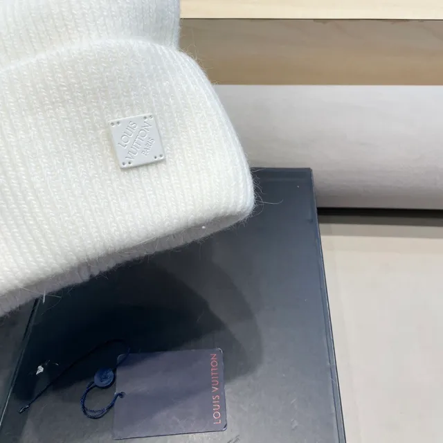 Louis Vuitton Branco Cinza Tricô Acanalado Punho Dobrado Beanie 7