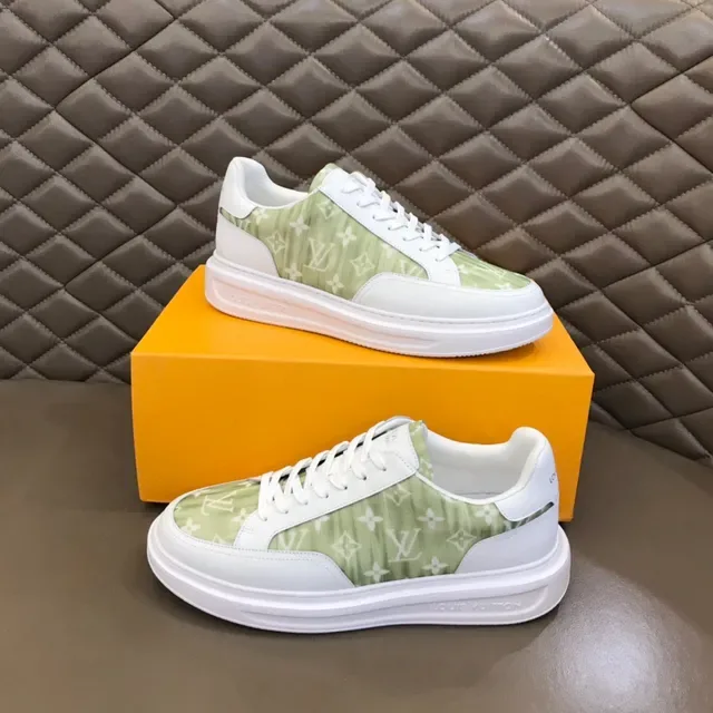 Louis Vuitton sneakers lifestyle blanches et vertes low-top à semelle plateforme 2