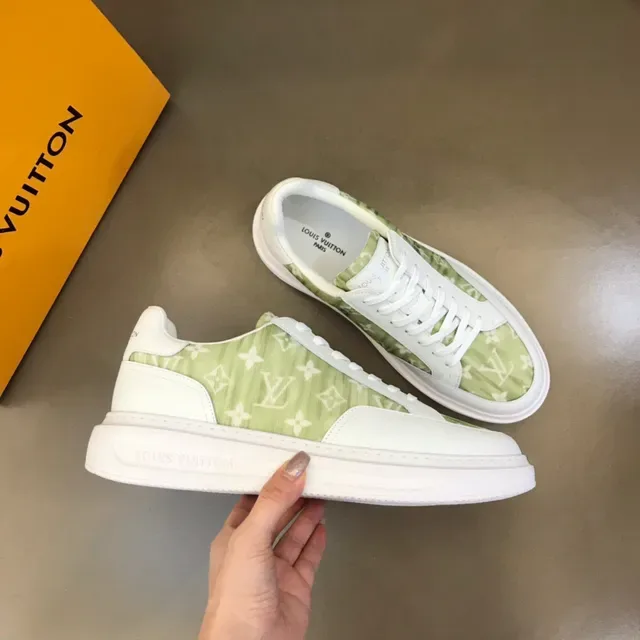 Louis Vuitton sneakers lifestyle blanches et vertes low-top à semelle plateforme 7