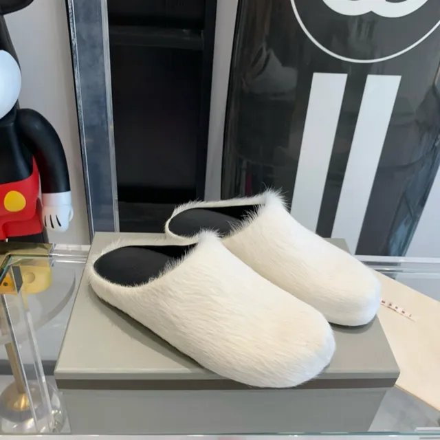 Marni peluche blanco negro esponjoso exterior forro de cuero pantuflas 5