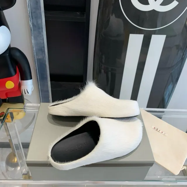 Marni peluche blanco negro esponjoso exterior forro de cuero pantuflas 8