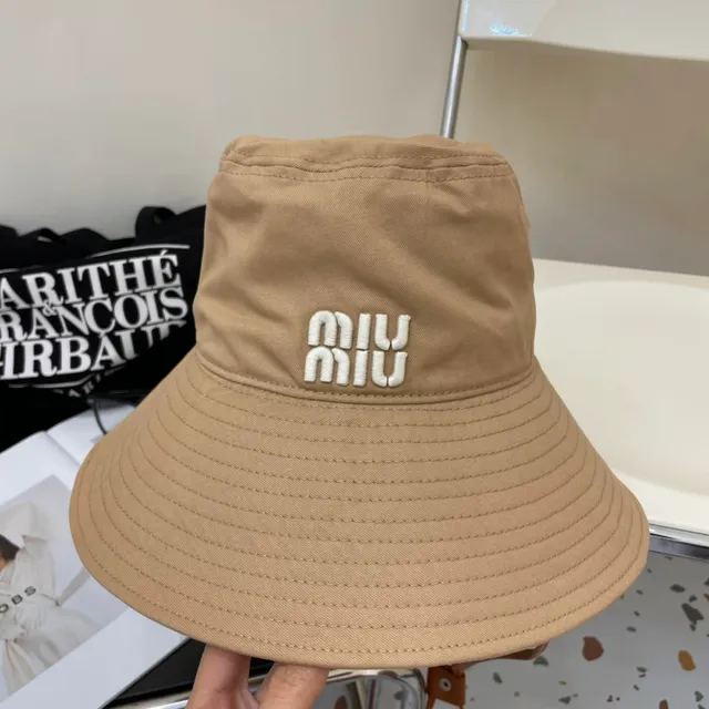 Miu Miu Wander भूरी सफेद कढ़ाई लॉगो सिलवाया किनारा बकेट हट 6