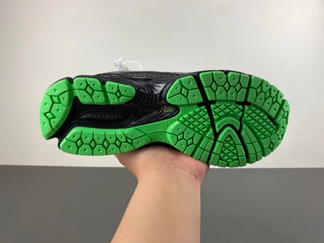New Balance 1080 Black and Lime Green Running Shoes 9