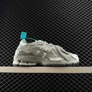 New Balance 2002R লাইট গ্রে চাঙ্কি স্নিকার্স