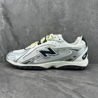 New Balance 204L সাদা রূপালি কালো লাইফস্টাইল স্নিকার