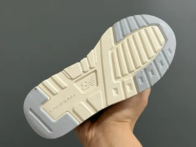 New Balance 327 أسود أبيض Velcro حزام إغلاق ناعم مبطن ياقة أسلوب حياة أحذية رياضية 7