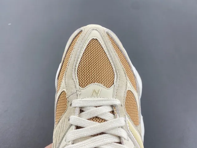 New Balance 9060 Beige Tan Malha Camurça Tênis Chunky 5