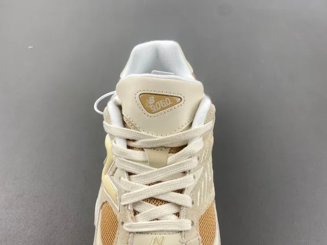 New Balance 9060 Beige Tan Malha Camurça Tênis Chunky 6