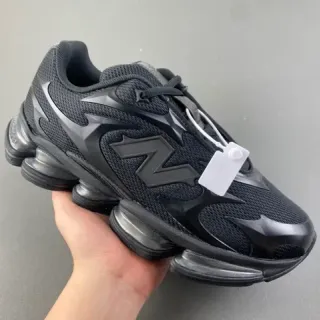 New Balance 9060 黑色单色生活方式运动鞋