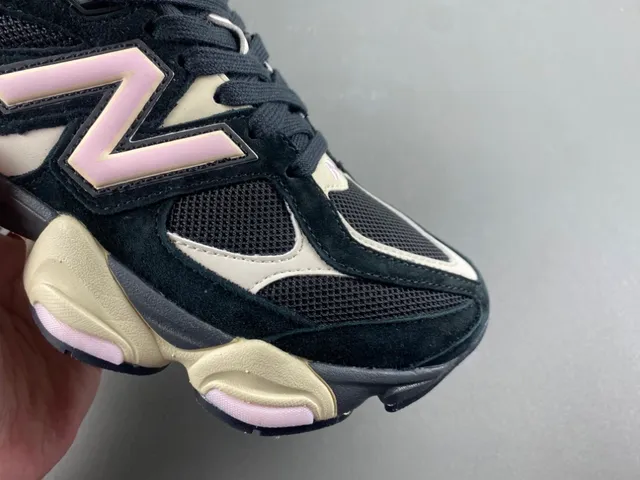 New Balance 9060 Sneakers Chunky Noir Rose Crème 2