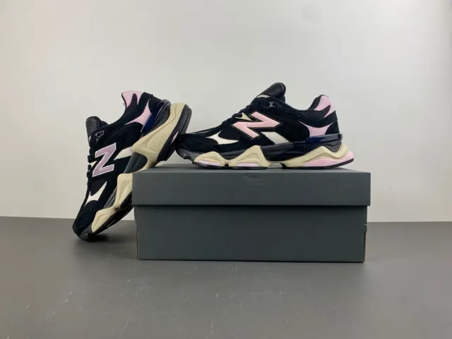 New Balance 9060 Sneakers Chunky Noir Rose Crème 12