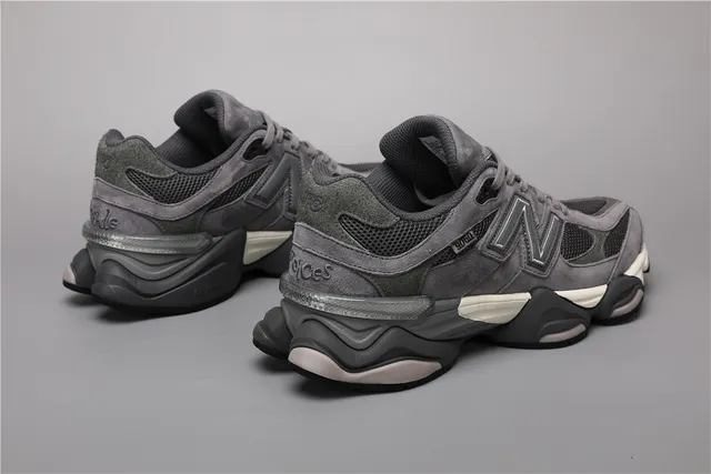 New Balance 9060 ধূসর জালি ও সুয়েড চাঙ্কি স্নিকার 3
