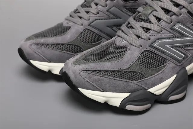 New Balance 9060 ধূসর জালি ও সুয়েড চাঙ্কি স্নিকার 4