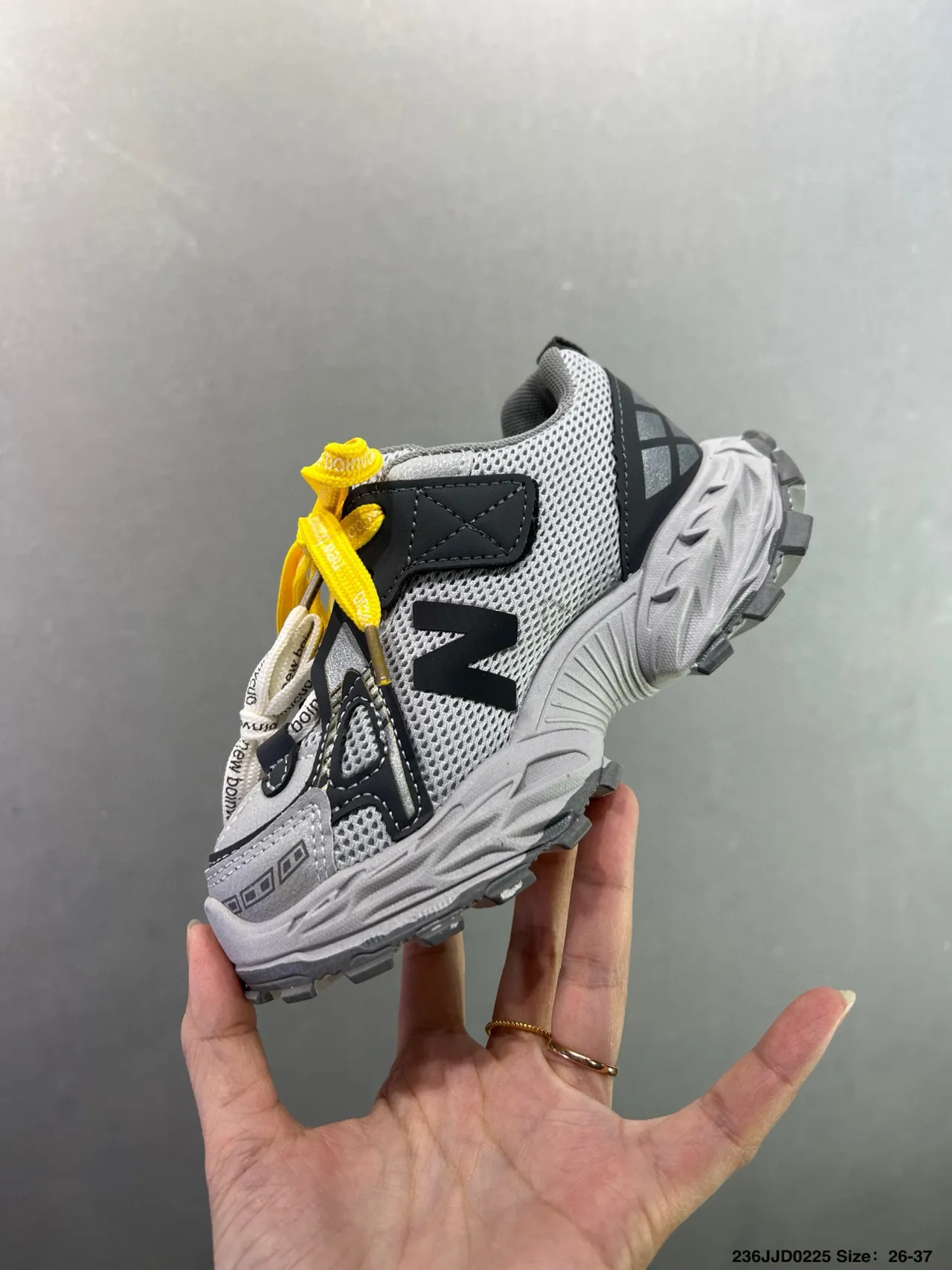 New Balance 9060 Baskets Chunky Gris Violet 17