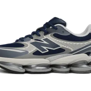 New Balance 9060 海军灰色跑鞋
