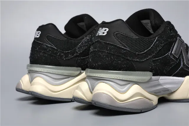 New Balance 9060 বিন্দুবিশিষ্ট কালো ক্রিম লাইফস্টাইল স্নিকার 2