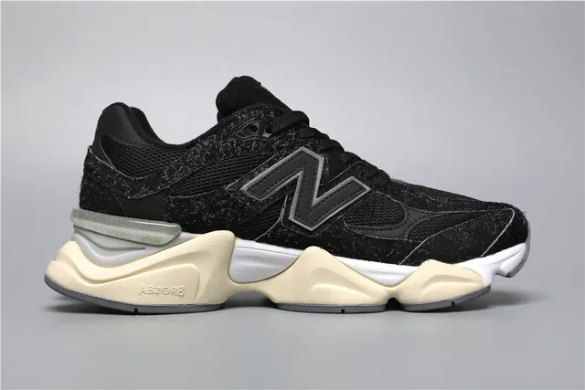 New Balance 9060 বিন্দুবিশিষ্ট কালো ক্রিম লাইফস্টাইল স্নিকার 8