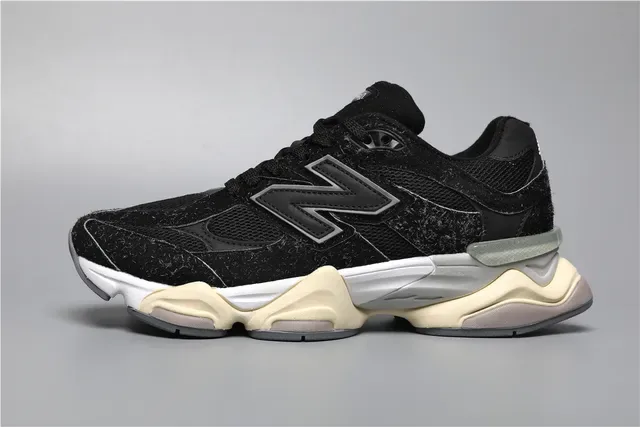 New Balance 9060 বিন্দুবিশিষ্ট কালো ক্রিম লাইফস্টাইল স্নিকার 9