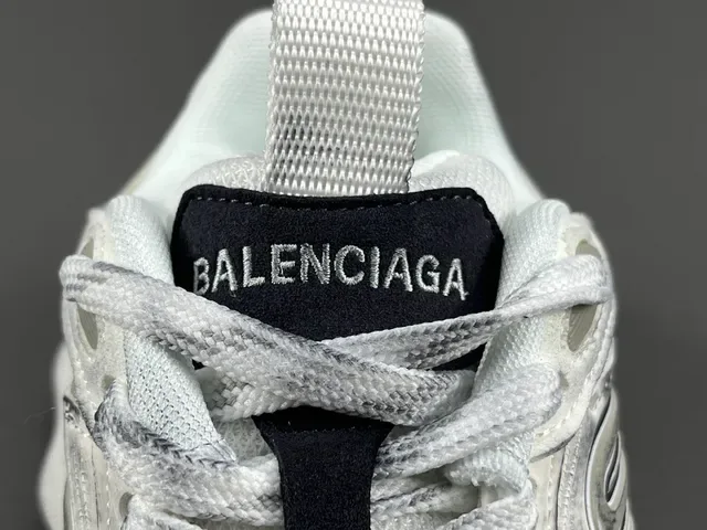 New Balance 9060 White and Black Chunky Sneakers 5