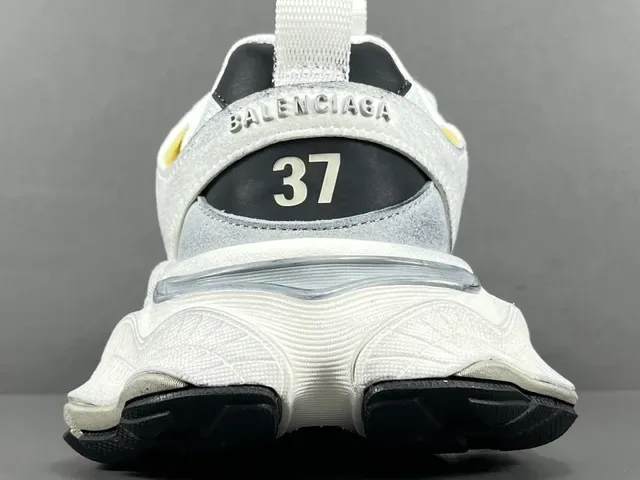 New Balance 9060 White and Black Chunky Sneakers 6