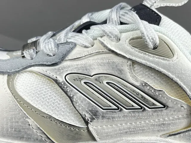 New Balance 9060 White and Black Chunky Sneakers 8