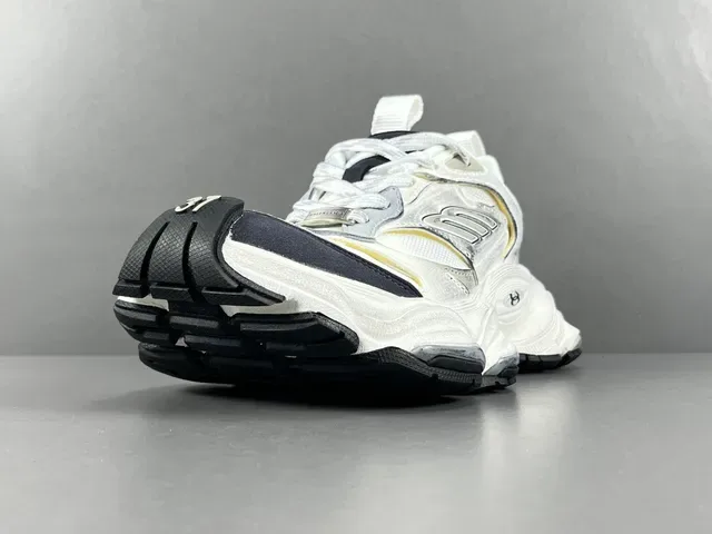 New Balance 9060 White and Black Chunky Sneakers 15