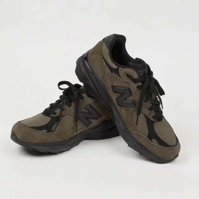 New Balance 990 Zapatillas Lifestyle de Ante y Malla Marrón 3