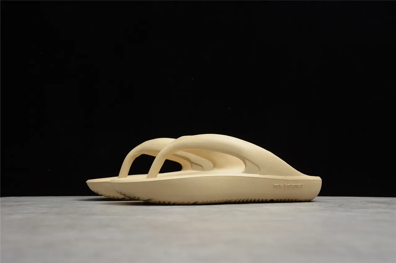 New Balance Beige Molded Monoblock Construction Minimalist Thong Strap Slippers 11