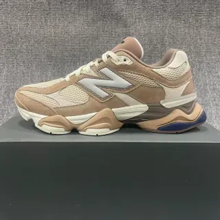 New Balance Beige Navy Tênis Chunky com Upper Multi-Material Sculpted Segmented Midsole