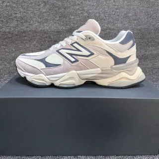 New Balance Beige Navy Midsole Sculptée Ante Et Maille Mélangés Upper Chunky Sneakers