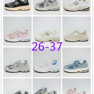 New Balance 黑色灰色 粗壮轮廓 网布和合成覆盖 生活方式运动鞋