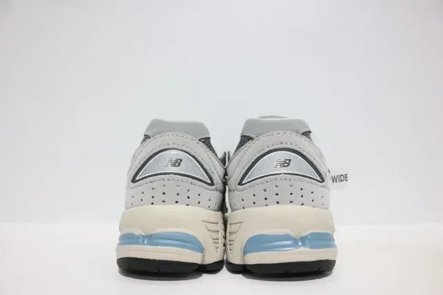 New Balance Negro Gris Silueta Gruesa Malla Y Recubrimiento Sintético Zapatillas Lifestyle 7