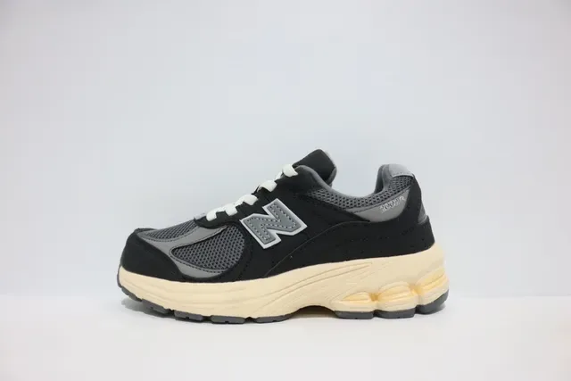 New Balance Negro Gris Silueta Gruesa Malla Y Recubrimiento Sintético Zapatillas Lifestyle 11
