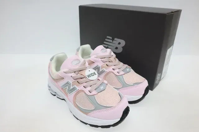 New Balance Negro Gris Silueta Gruesa Malla Y Recubrimiento Sintético Zapatillas Lifestyle 17