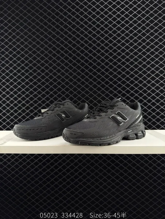 New Balance Fantom Monochrome Black Lifestyle Sneakers 3