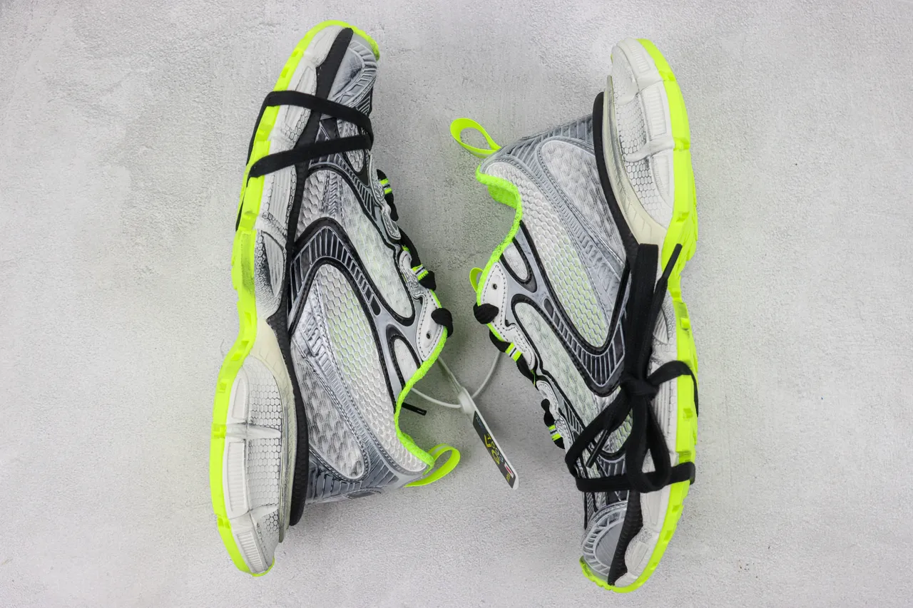 New Balance Gray Yellow Sculpted Midsole Mesh And Synthetic Overlay Construction Chunky Sneakers 2