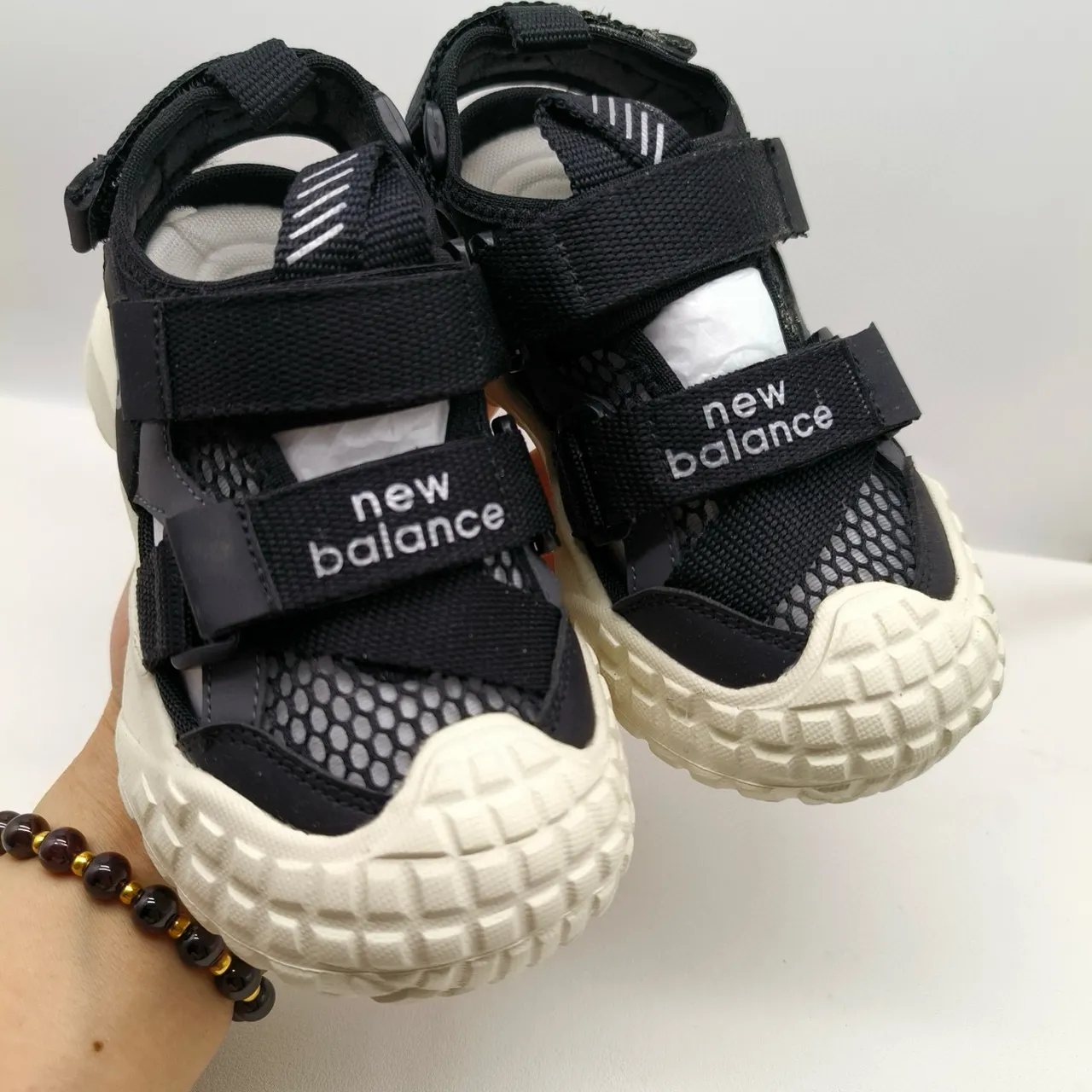 New Balance Sandales Enfant Aventure Noir Crème Sandales Décontractées 9