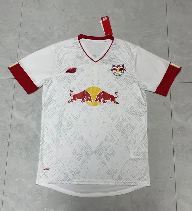New Balance RB Leipzig قميص كرة القدم الأبيض مع إطار أحمر 3