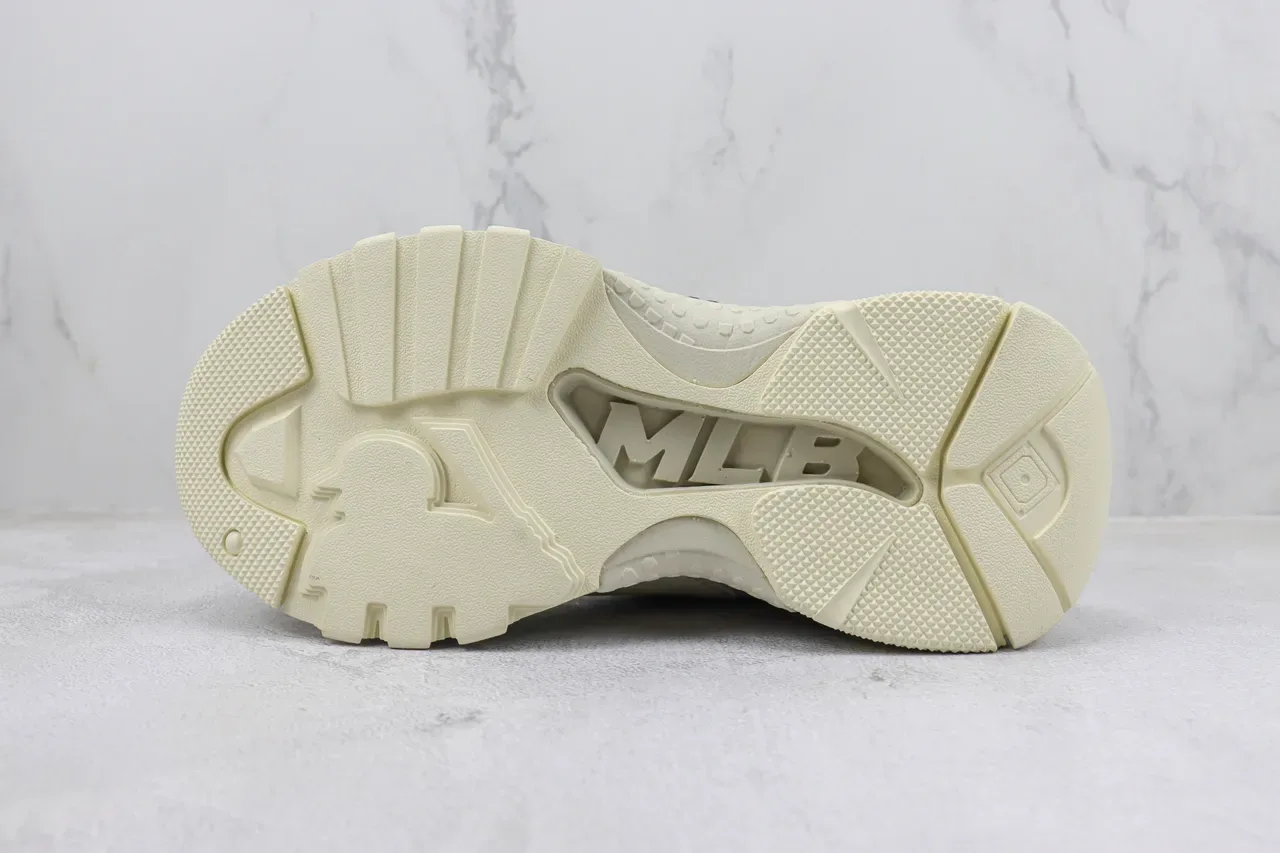 New Era Chunky Runner بيج سول أسود أوفر سايز لوجو الفريق chunky sneakers 8