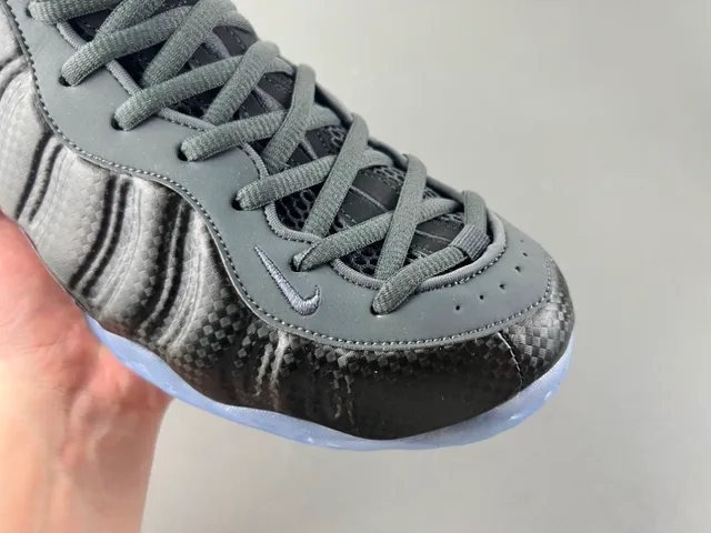 Nike Air Foamposite One Negro Gris Oscuro Suela Translucida Zapatillas de Baloncesto 2
